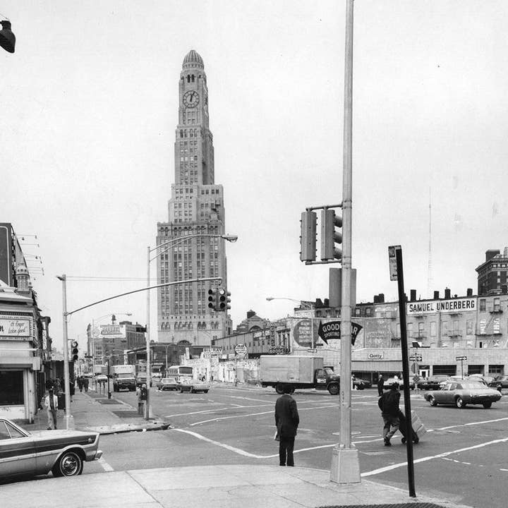 5e Avenue et Flatbush Avenue, Park Slope Brooklyn - One Hanson Place/ Williamsburg Savings Bank - 1973 pour la vente par Old NYC Photos