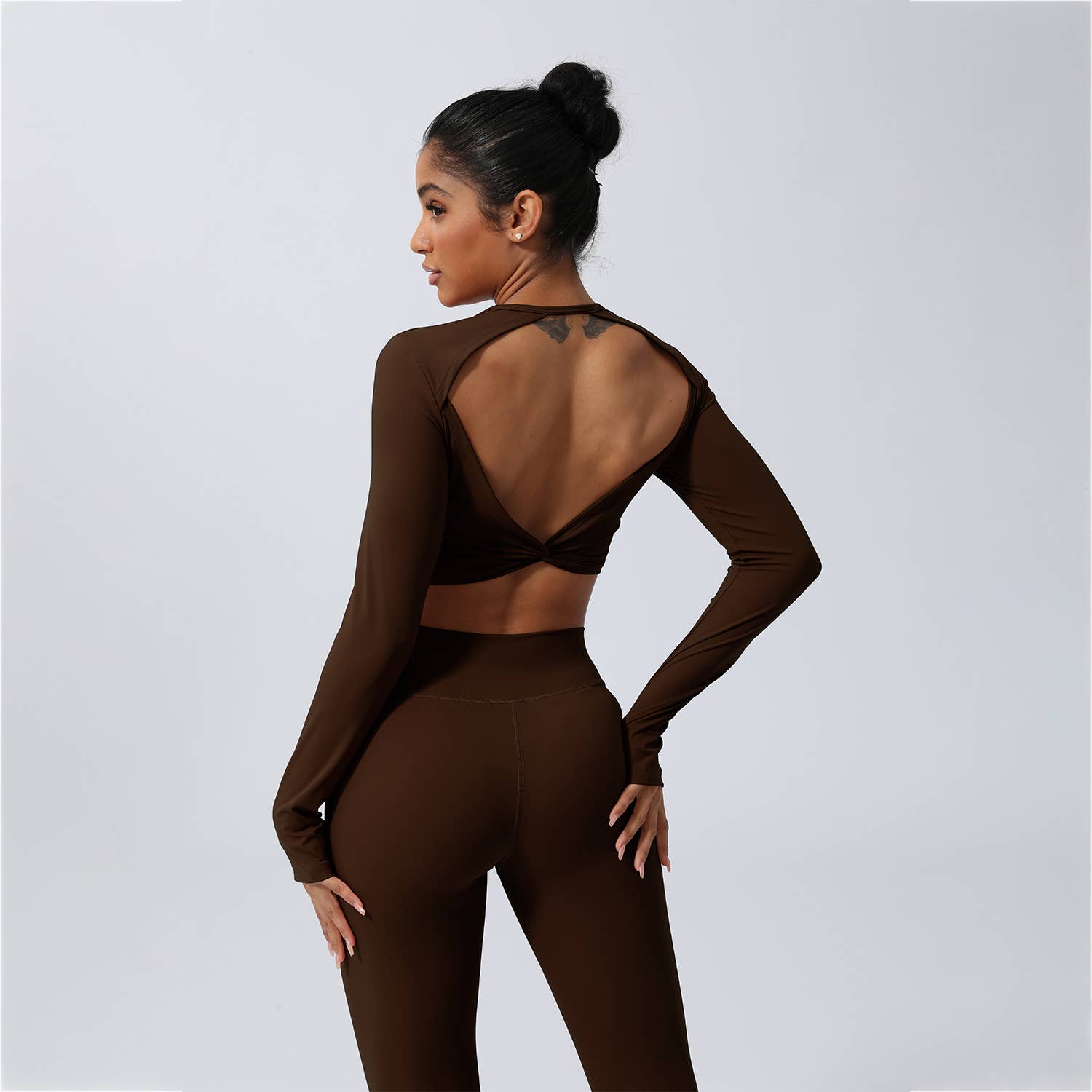 Sodalemon - Wholesale Athletic top – Women′s - Women Back Twist Sport Crop Long Sleeve Shirt6