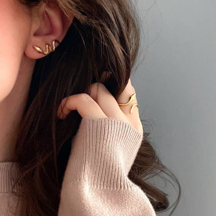 HELLES - Wholesale Stud/Post Earrings - BABY SNAKE FLEAS2