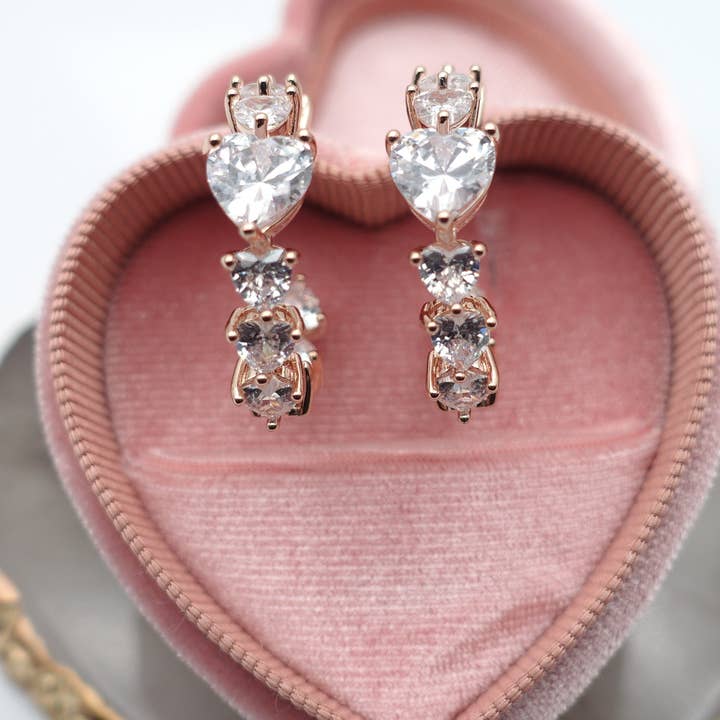 Daemon srls - Venta al por mayor Pendientes de aro - CHERIE - Corazón GRANDE - orecchini a cerchio con cubic zirconia a forma di cuore17