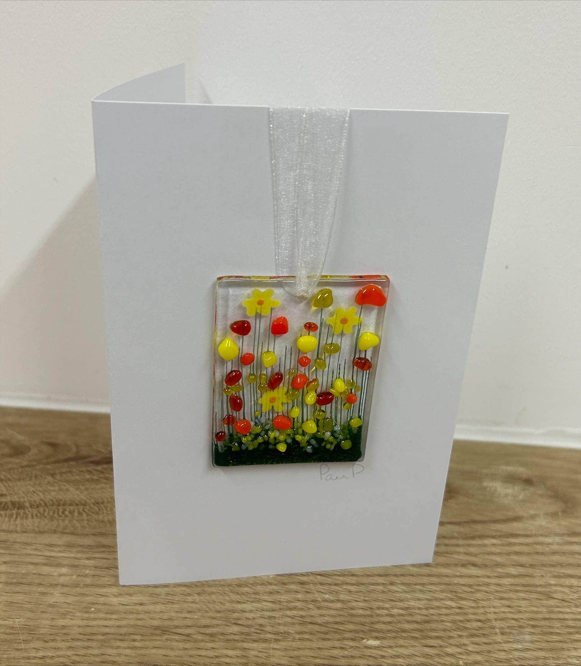 Pam Peters Designs – wholesale Everyday greeting card – Daffodil Fused Glass Hanging Token Card2