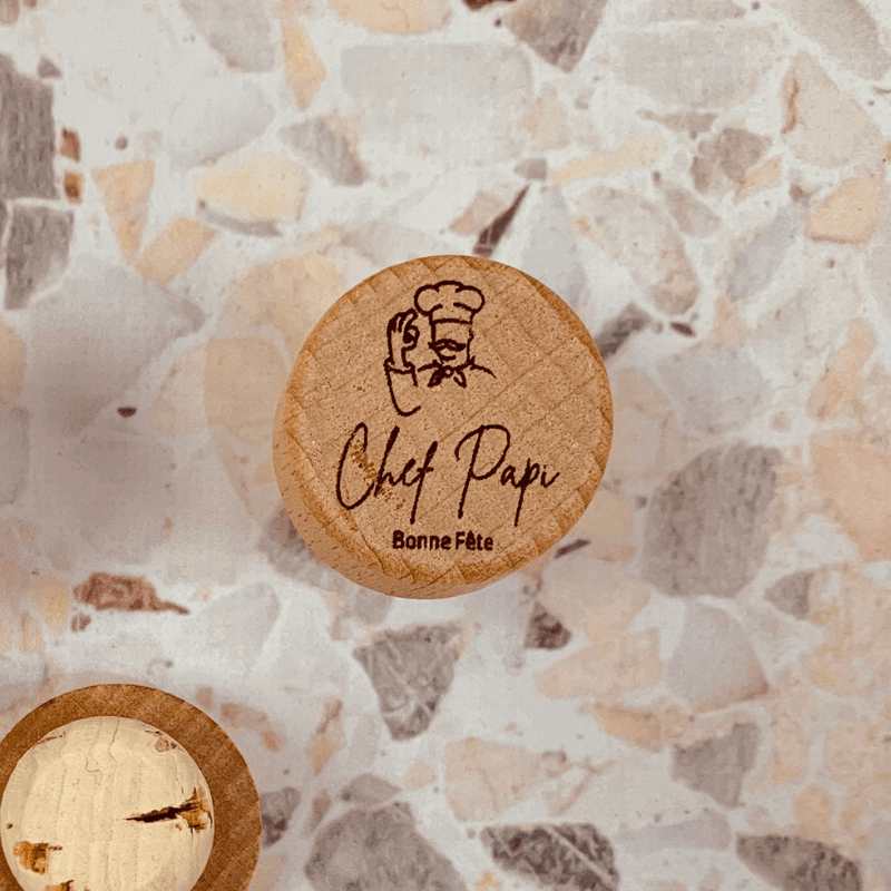 My Bambou - Wholesale Wine Stopper - “Bonne Fête Papi” wine bottle stopper in cork and wood - My Bambou1