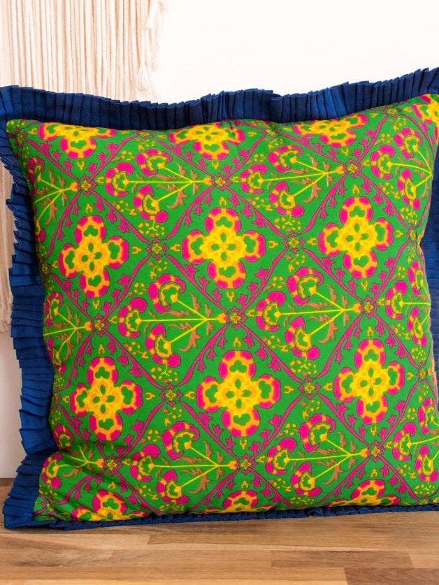 Ensemble de 2 housses de coussin en tissu de coton - YOGINA pour la vente par MALINI FASHION DESIGN PRIVATE LIMITED