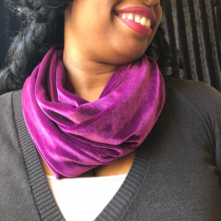 Drew Sinclair – wholesale Halsduk - Dam – Infinity Scarf | Mjuk sammet plommon lila infinity kåpa halsduk lyxig mjuk och mysig vardagskläder