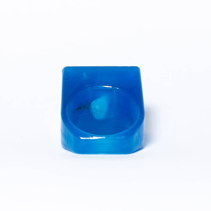 JUBE JWLS - Vente Bague de cocktail/de cérémonie - Blue-Ray - Bijou en anneau en plastique recyclé unique1