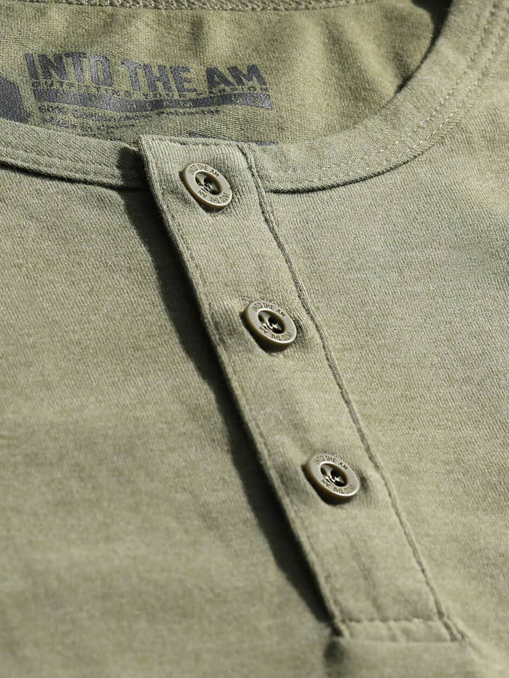 INTO THE AM – Großhandel T-Shirt – Herren – Langarm-Henley-Shirt für Herren (Marke)12