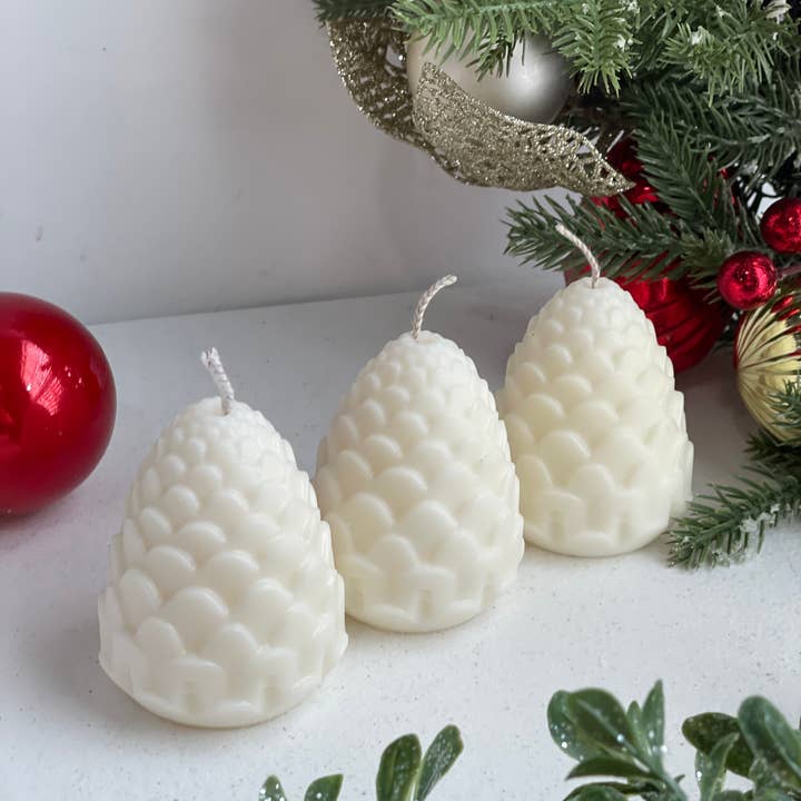 Akivodu Candles – wholesale Novelty candle – Christmas Pine Candle: Multiple Holiday Scents 3