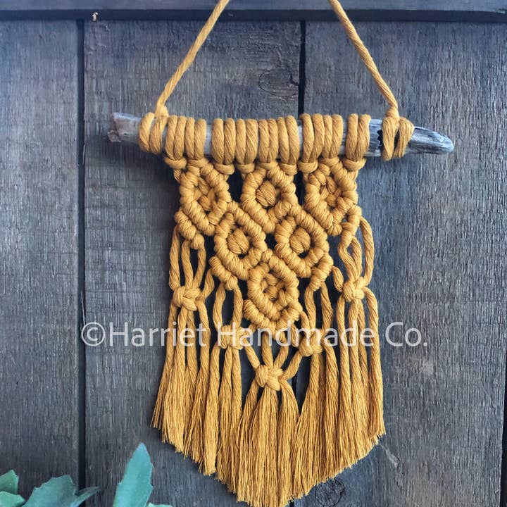 Petit Macramé Mural – Plus de 50 Couleurs pour la vente par Harriet Handmade Co.