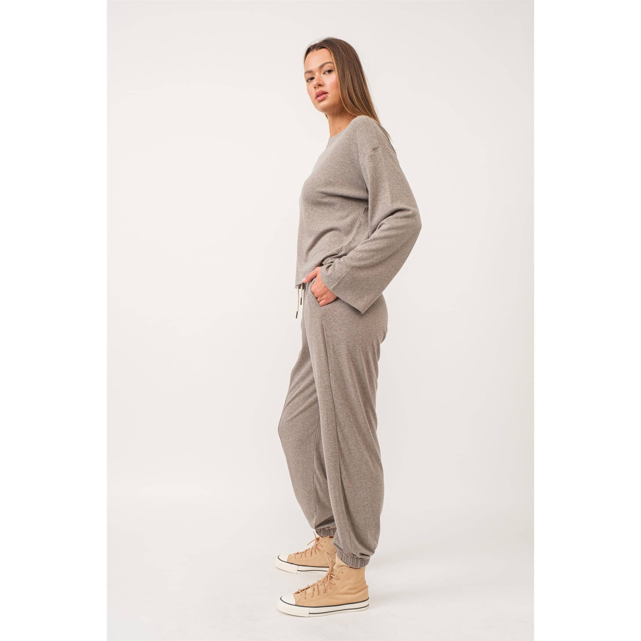The GREii - Wholesale Lounge Set - Women's - Cozy Knit Loungewear Set4