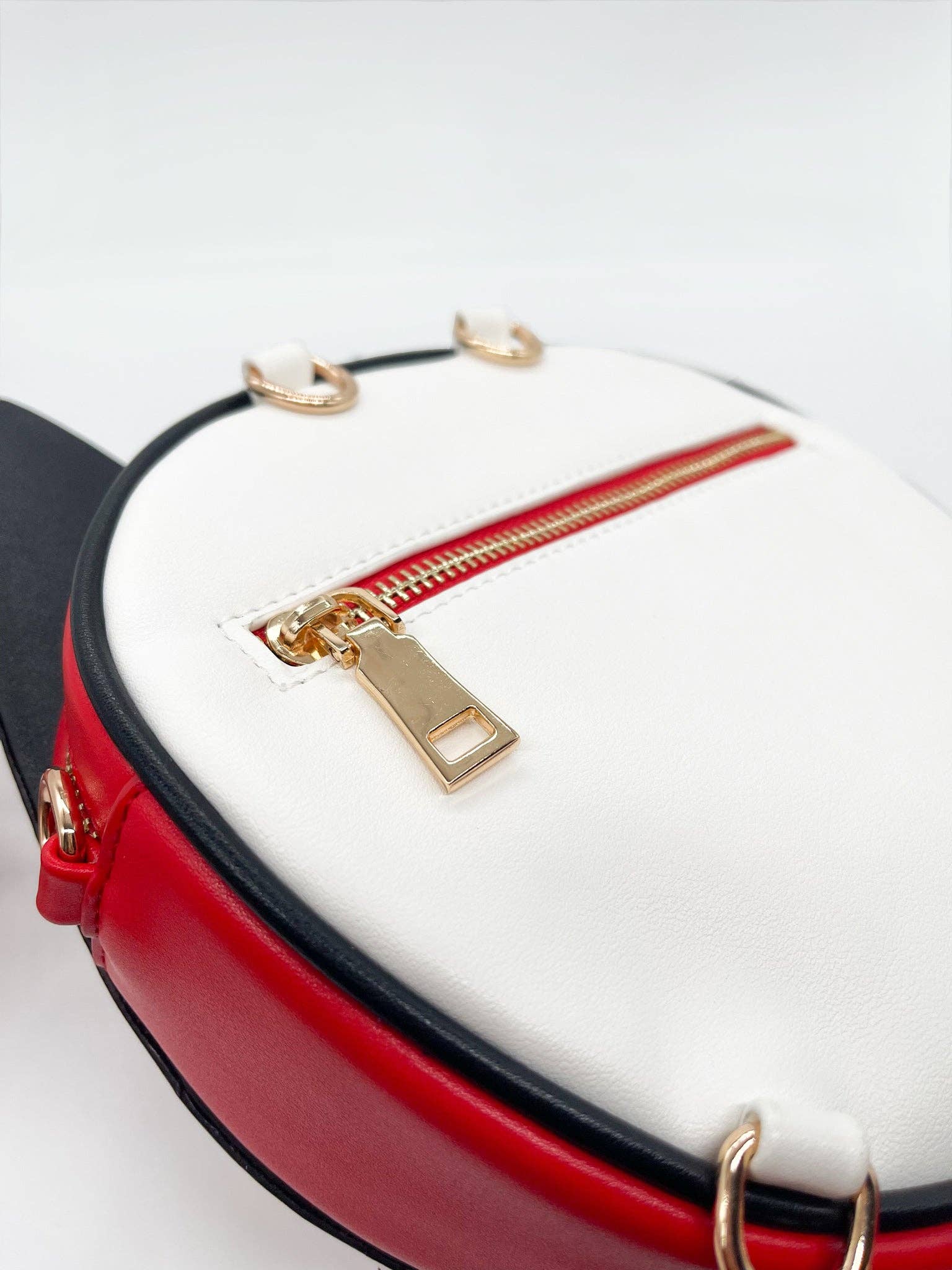 Yoshi Yoshitani LLC - Wholesale Crossbody Bag - Women's - Kitsune Convertible Bag : White6