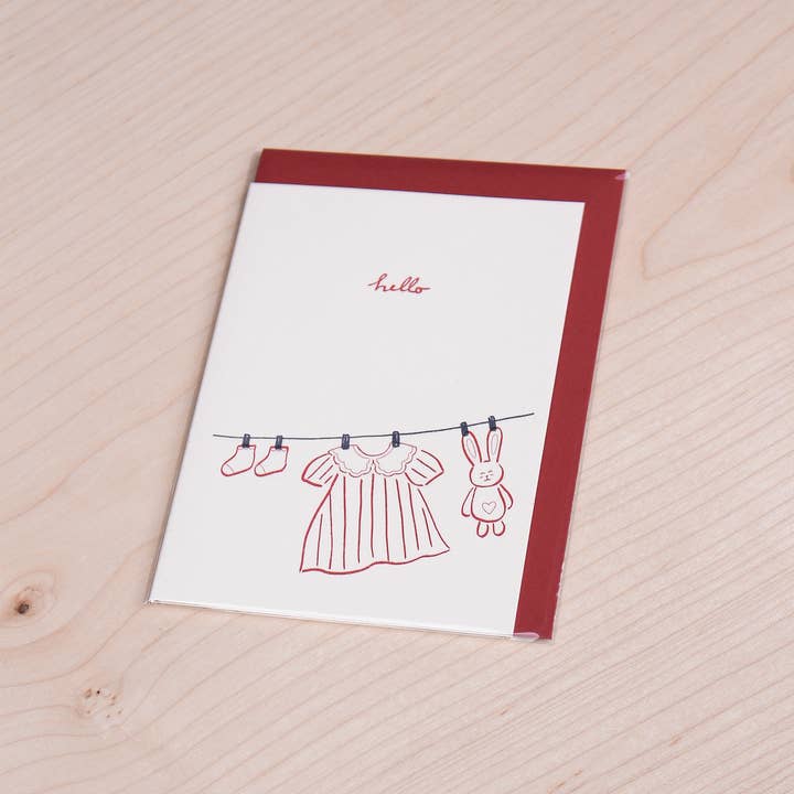 L'Atelier Samedi – wholesale Baby tillkännagivningskort – Vikbart 'hello' (Risografi) | Kort för födelse av flicka1