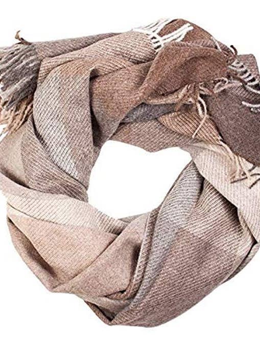 Lançamento de lã alpaca cinzenta bege por atacado de Sokisahtel I BestSockDrawer