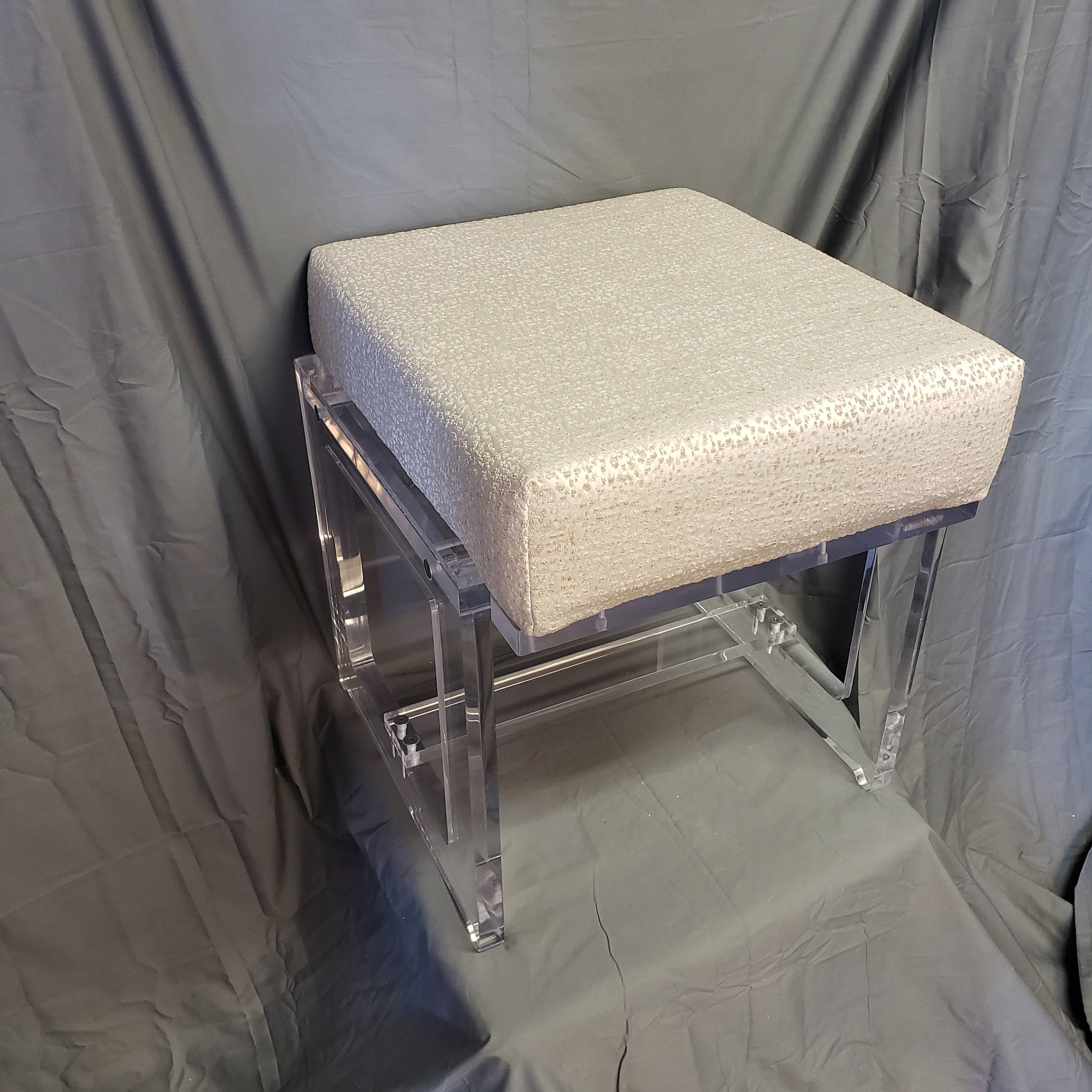 Plasticmart - Wholesale Stool - Acrylic Vanity Stool4
