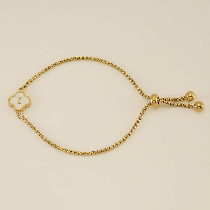 Perimade & Co. LLC – Großhandel Armband mit Charms/Anhängern – Armband mit Anfangsbuchstabe und vierblättrigem Kleeblatt aus Edelstahl8