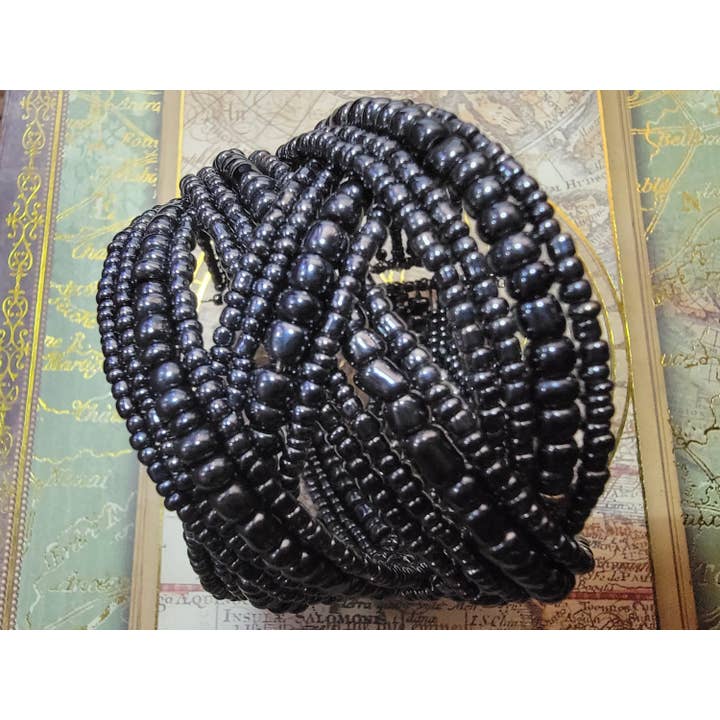 Hermosa pulsera de cuentas negras tejidas para venta al por mayor de The Band Famous