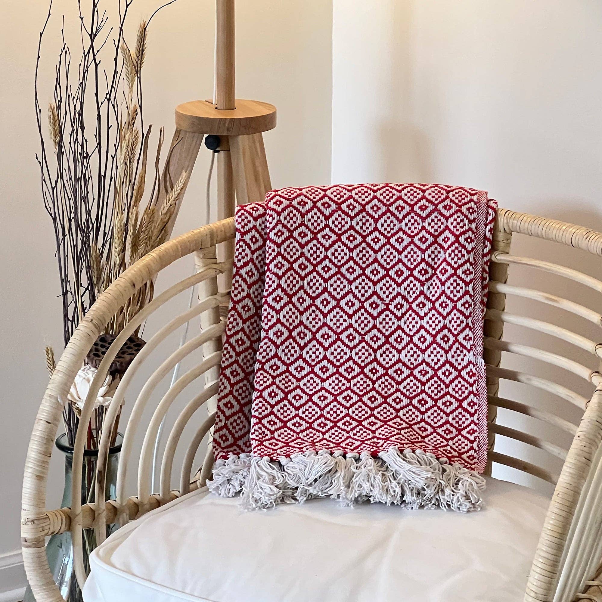 Global Crafts - Wholesale Throw Blanket - Recycled Cotton Decorative Throw with Tassels, Red & White1