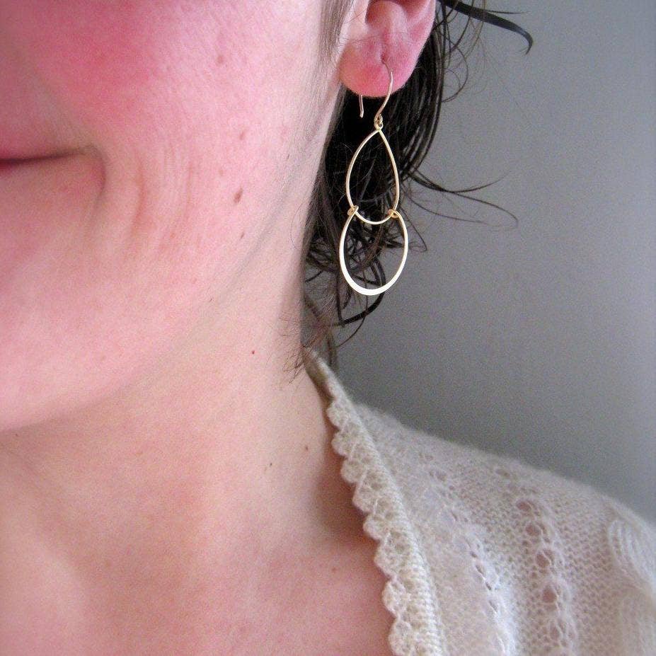 Foamy Wader – Großhandel Ohrhänger – Serena Earrings — Hängeohrringe in Tropfenform und Halbmond1