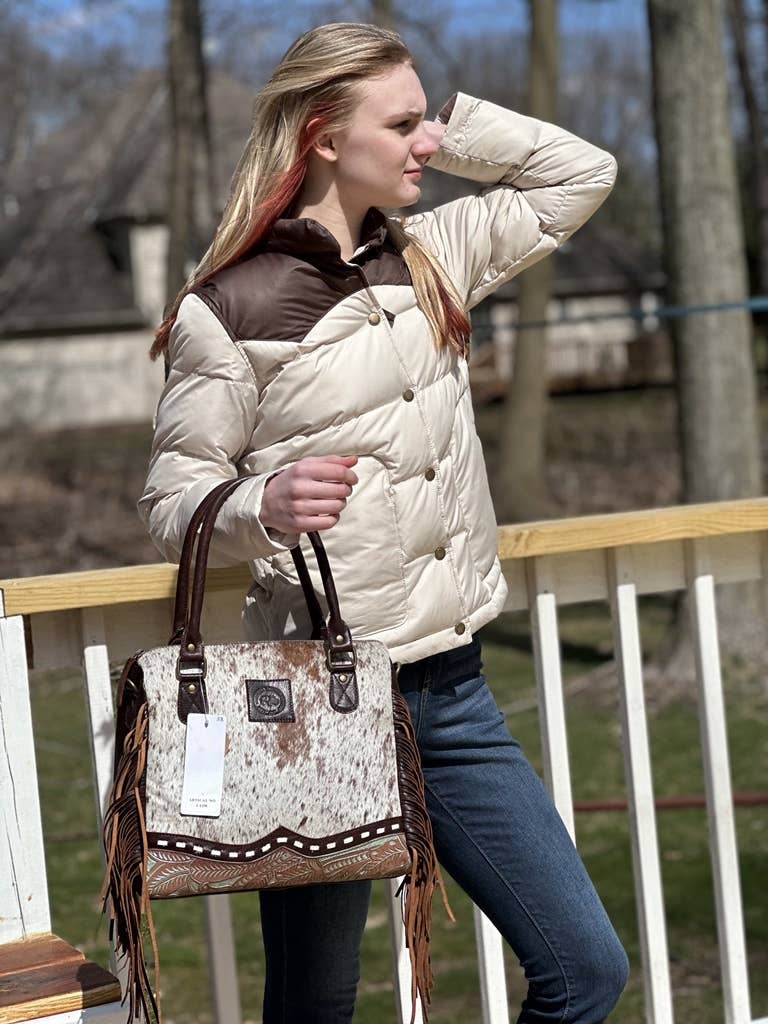 FIENILE AZTECO Borsa western MontanaCo con frange lunghe in pelle e ricamo in vendita all'ingrosso su Faire