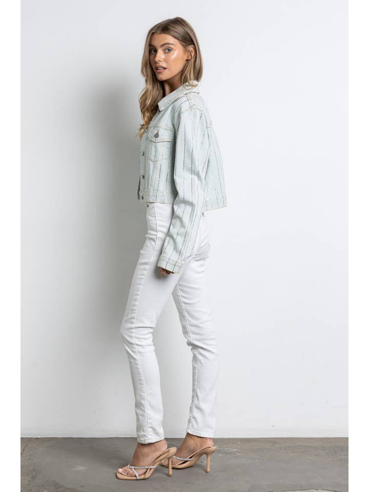 Denim chiaro/trasparente Giacca di jeans corta con bottoni di strass IJ1709 in vendita all'ingrosso su Faire1