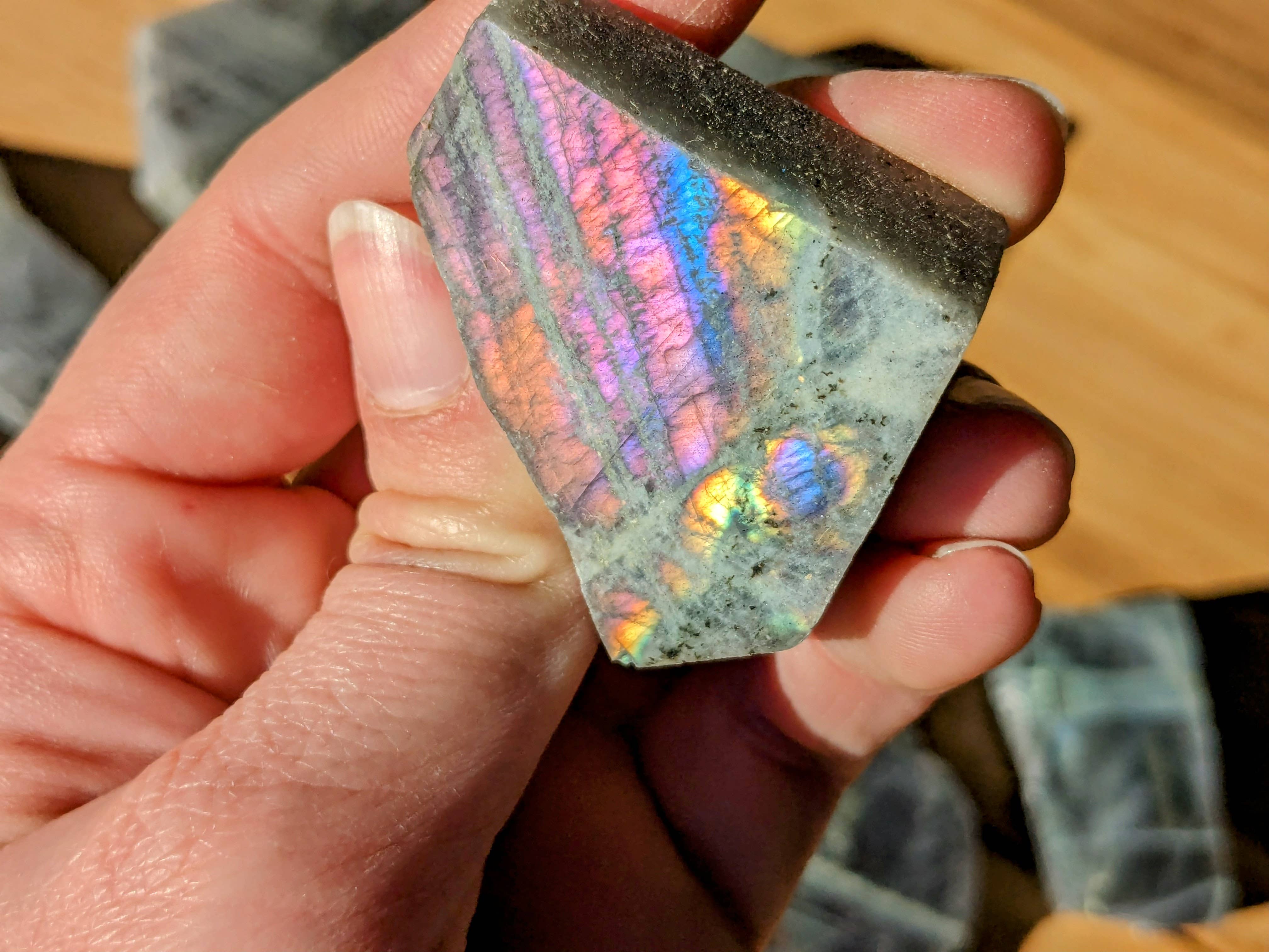 Jensen Rocks – wholesale Spiritual stone/crystal – Labradorite Purple, 1 Side Polished AAA Flash! - 1-6 KG Lots1