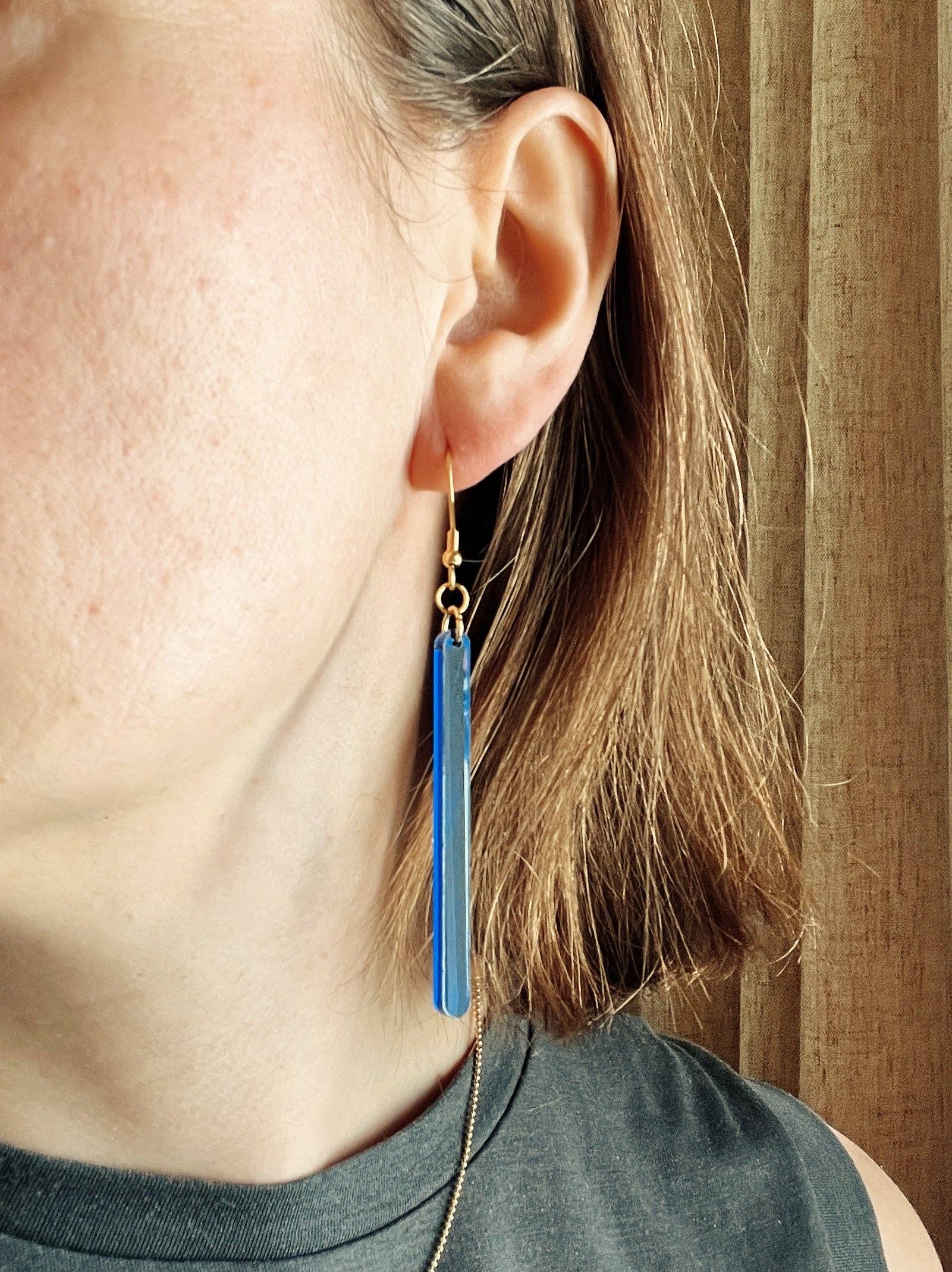 Niemalsmehrohne – wholesale Hängande örhängen – niemalsmehrohne x Kunstmuseum Basel Edition – neon lights nr 4 – örhängen4