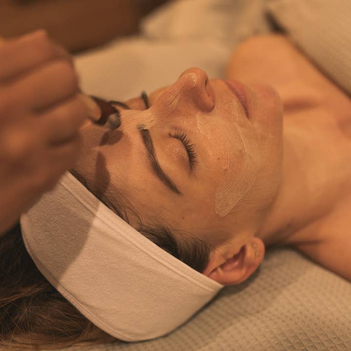 Cocoon’Essence - Wholesale Facial Exfoliant/Scrub - Certified organic sweet almond scrub cream7