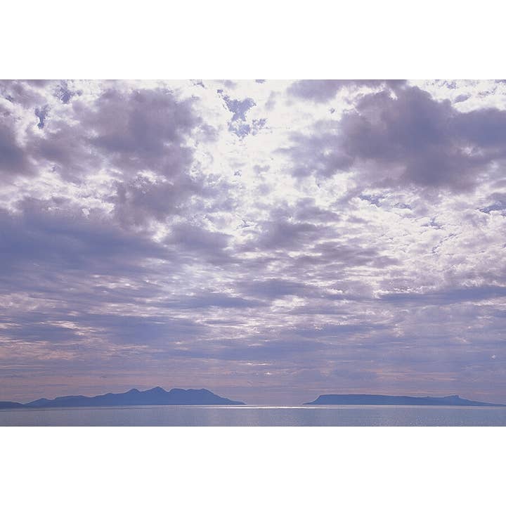 Tarjeta postal mediana Rum & Eigg para venta al por mayor de Island Blue Publishing