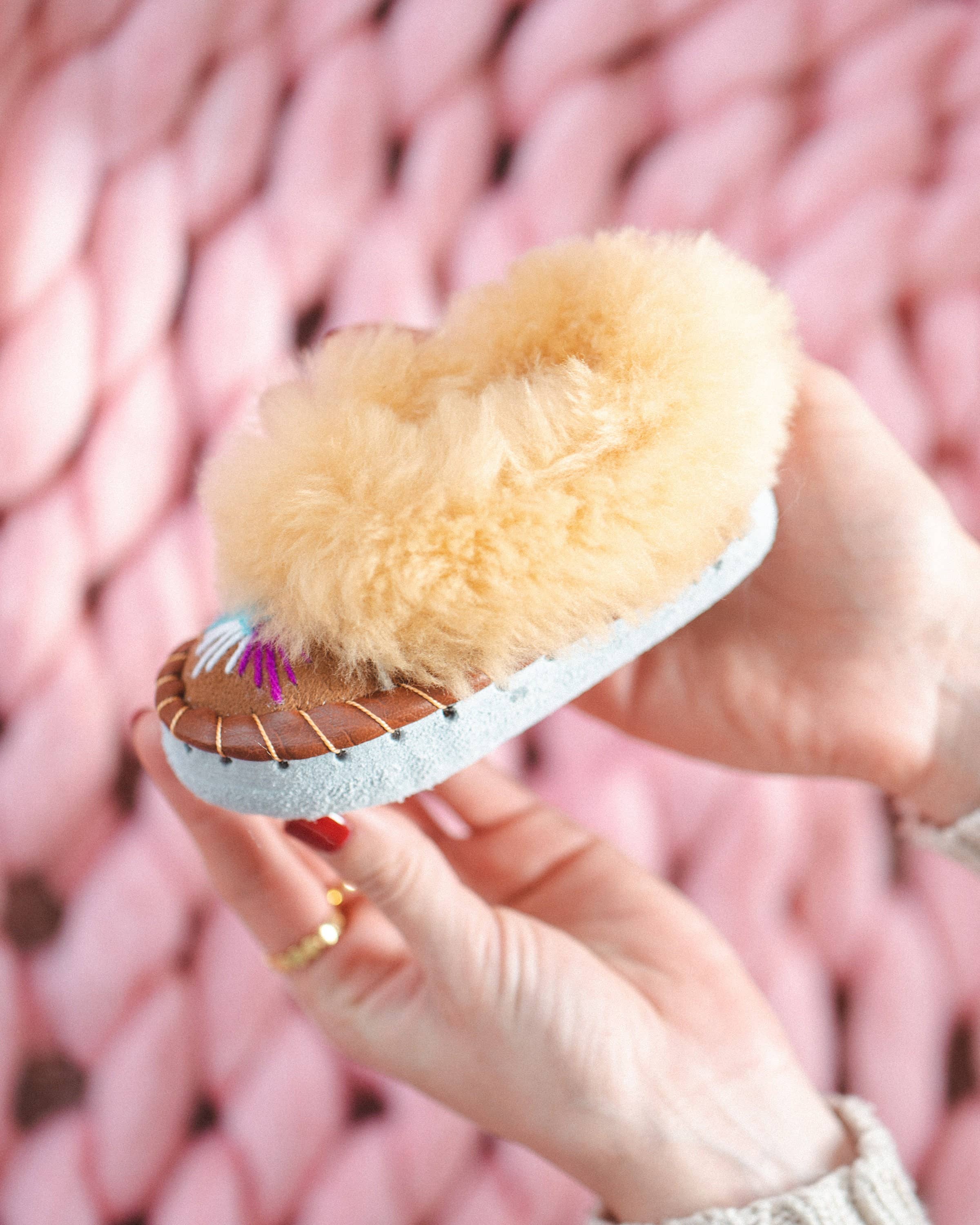 Sheepers SP .Z O.O. – Engroshandel Hjemmesko - Børn – Sheepers børneslippers med heldig overraskelse – varme og hyggelige8