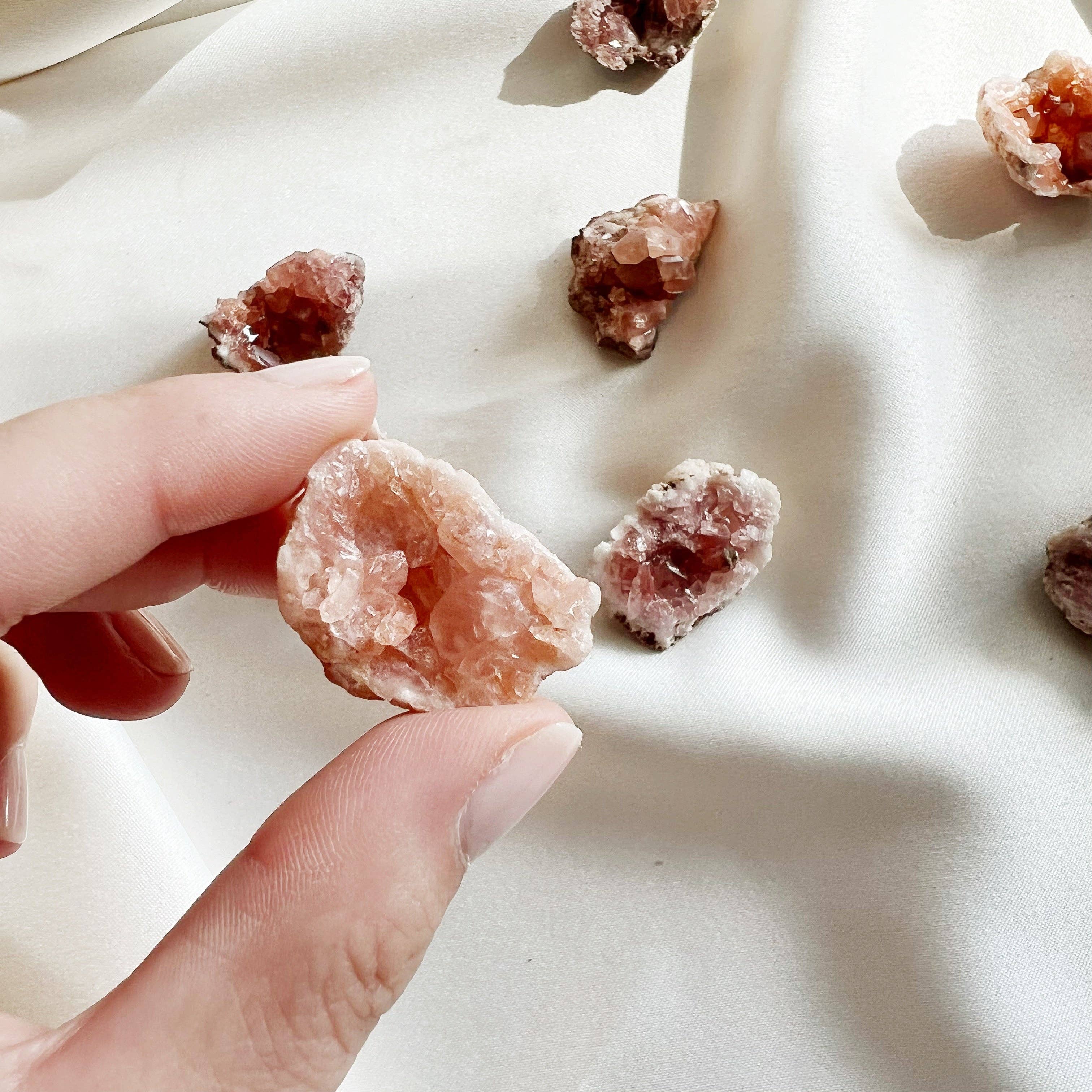 Wild Moon Artistry - Wholesale Spirituele steen/kristal - Roze amethist geode3