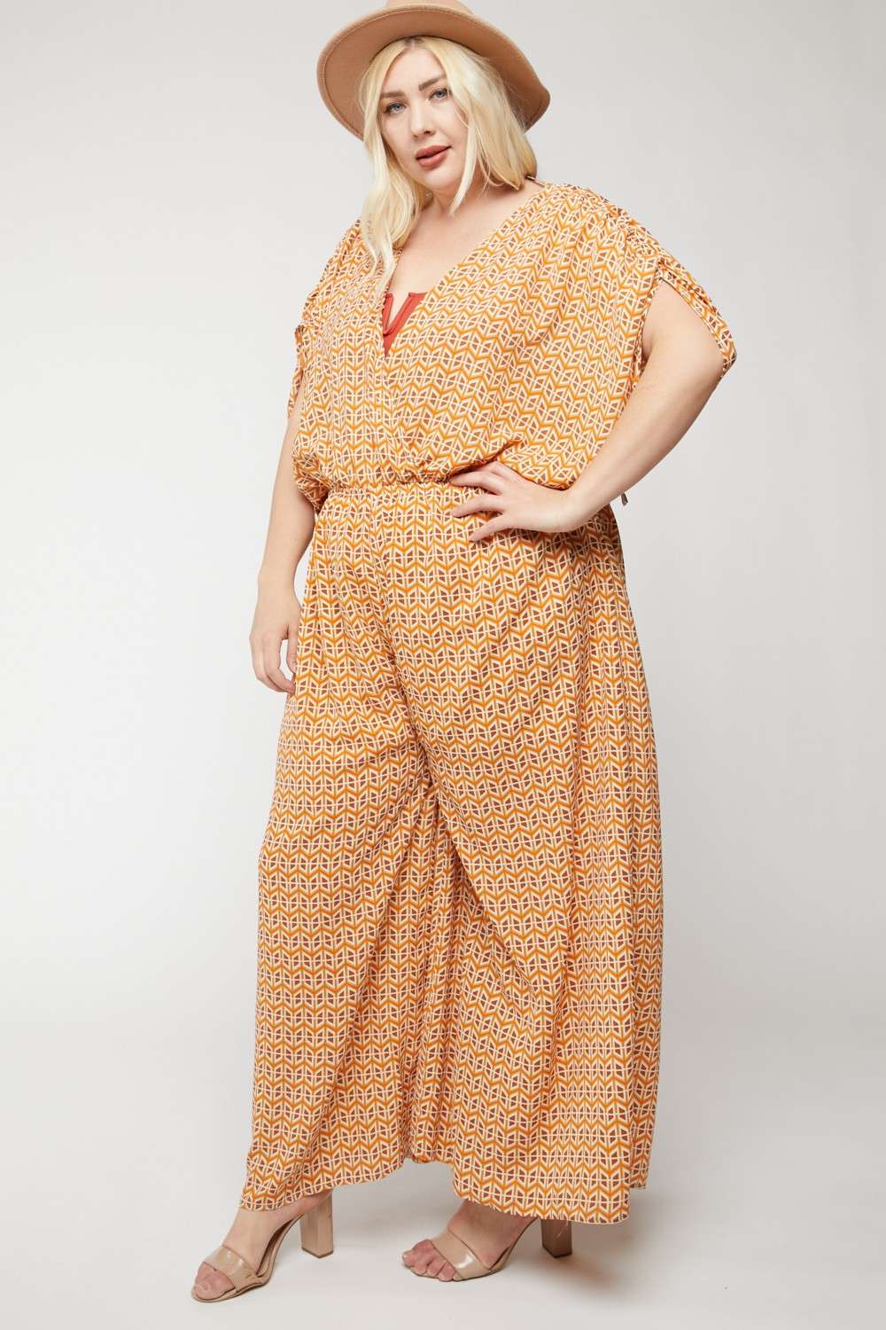 Davi & Dani - Vente Combinaison – femme - COMBINAISON SANS MANCHES IMPRIMÉE À COL EN V19