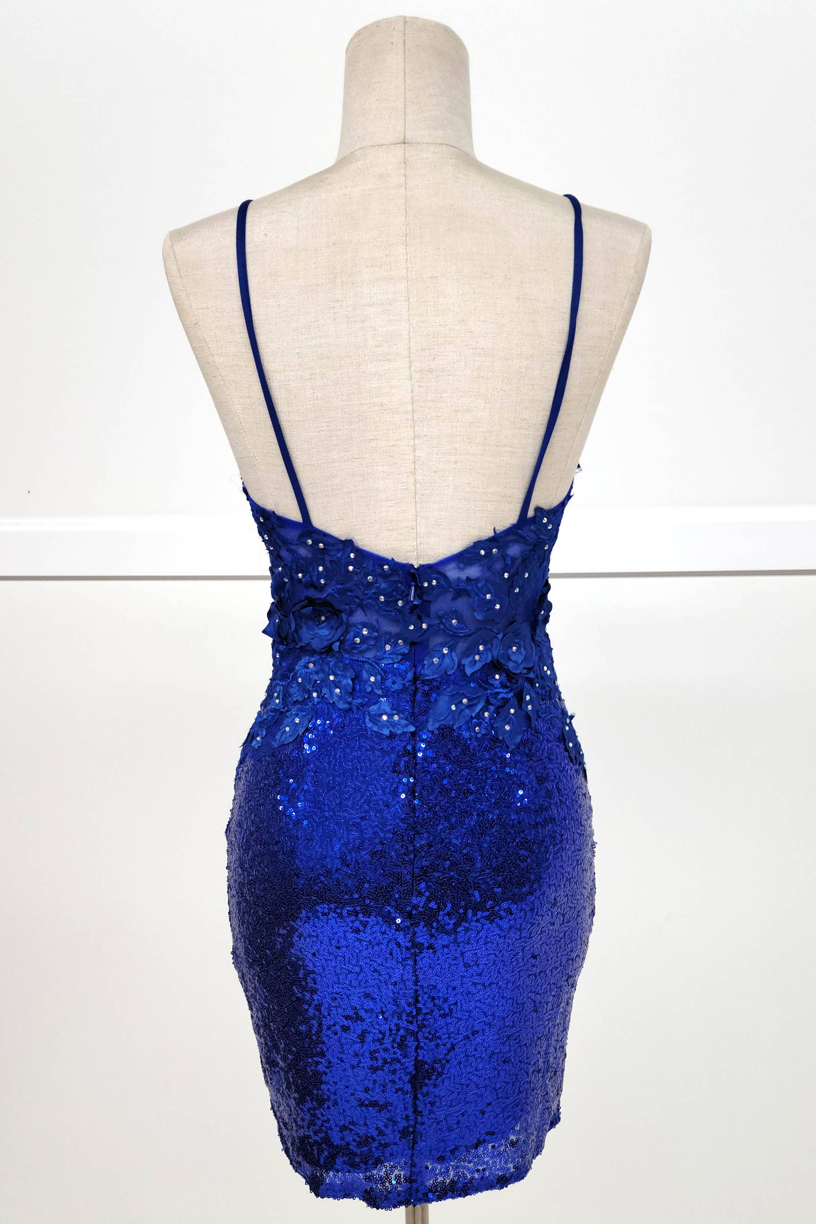 Chicas - Vente Robe – femme - Robe courte à paillettes et broderies florales C80841