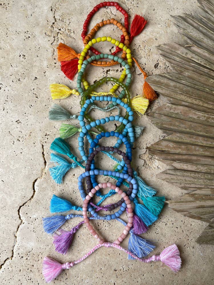 Nakoa The Label - Vendita all'ingrosso Bracciale con perline - Braccialetto con nappine e perline di vetro - Aiea - Viola2