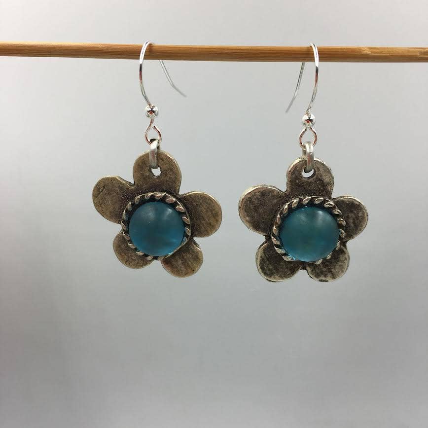 Volare - Vente Boucles d'oreilles pendantes - 55235 Boucles d'oreilles Fleur avec cabochon en verre mat1