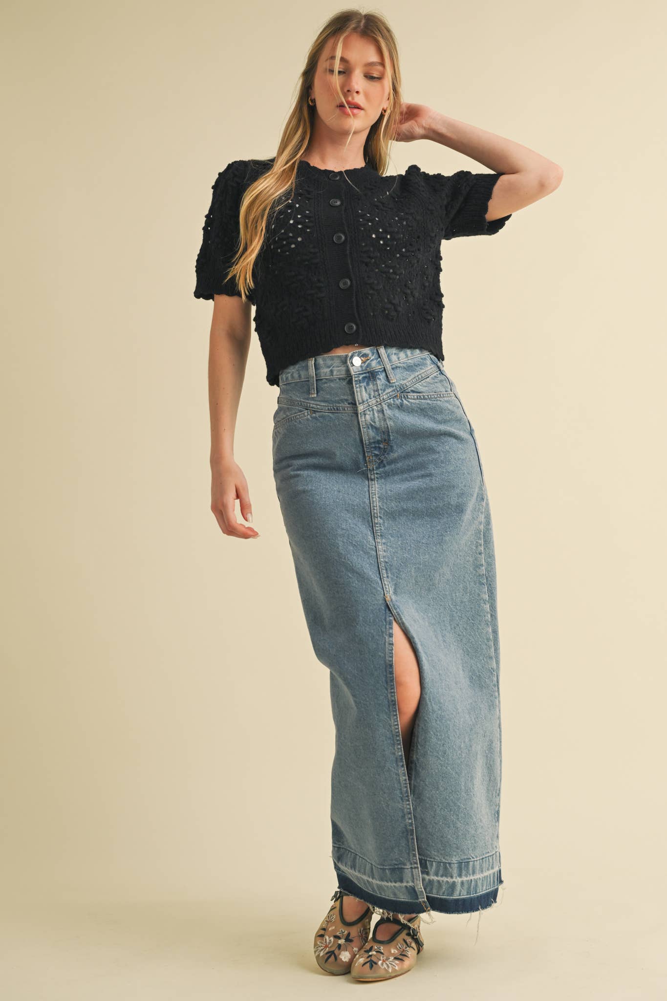 &MERCI - Wholesale Cardigan - Women's - CROPPED POINTELLE BUTTON DOWN SWEATER CARDIGAN MSW1085740