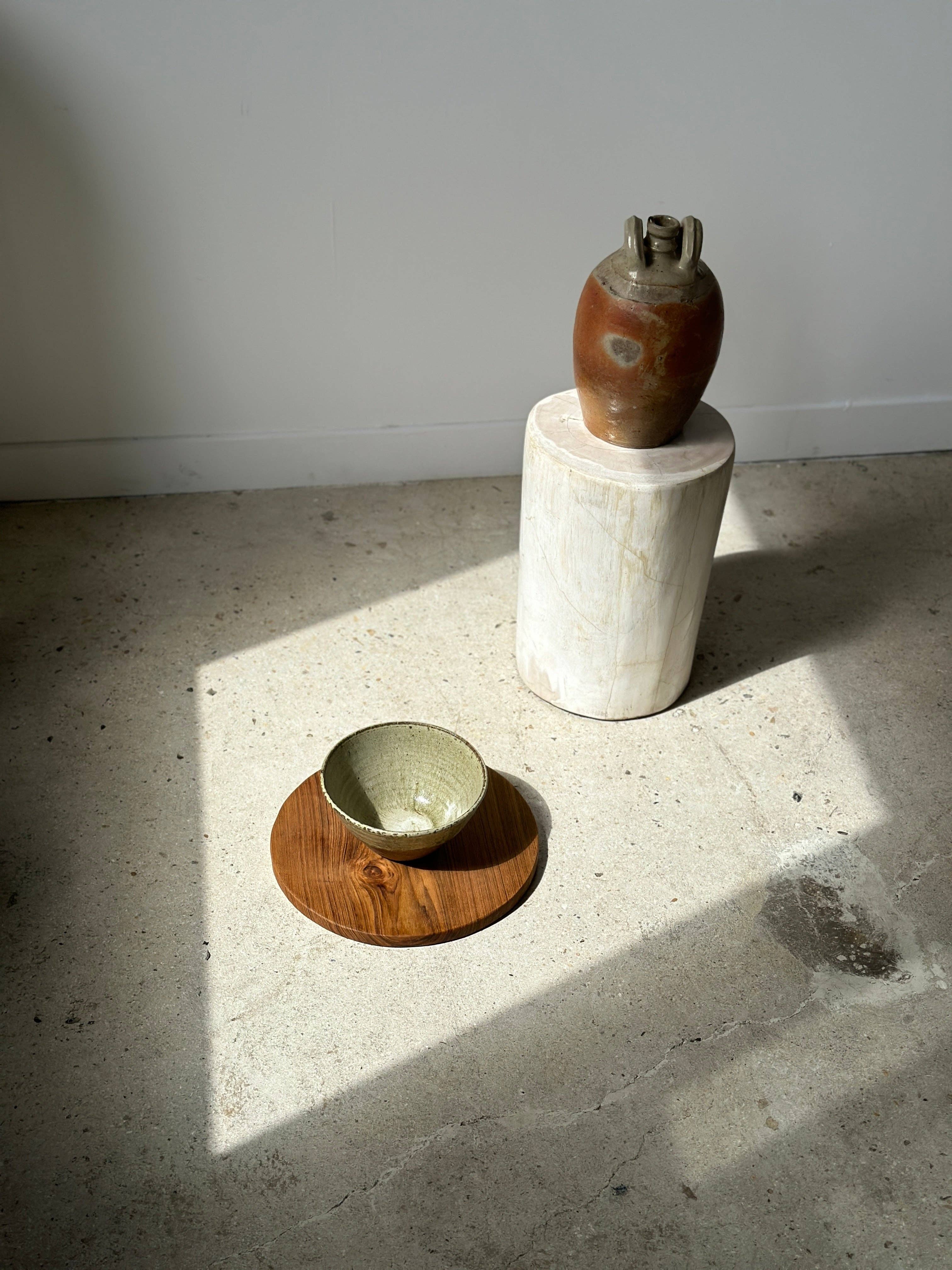 Office Objets – wholesale Skärbräda – Rund skärbräda i urholkad teak D:3066