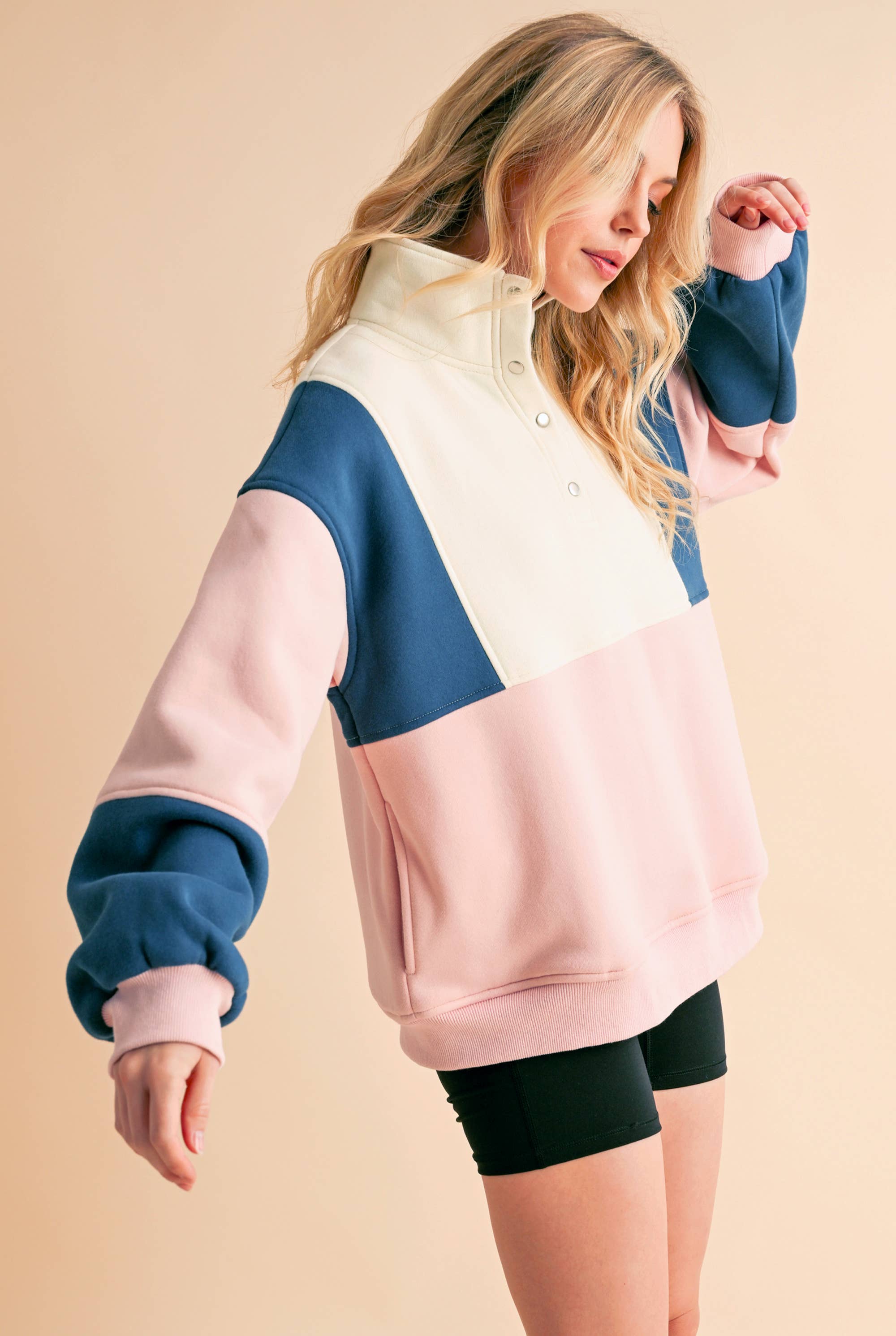 AEMI + CO – wholesale Sweatshirt - Dam – 992EK Glo colorblock-tröja med tryckknappar12