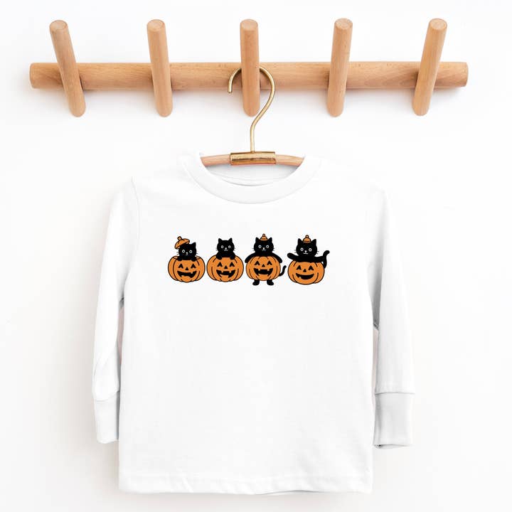 Vier schwarze Katzen Kürbisse - Langarm-Grafikshirt für Kleinkinder und Langarm-Grafik-T-Shirt für Jugendliche für den Großhandel von The Juniper Shop Wholesale