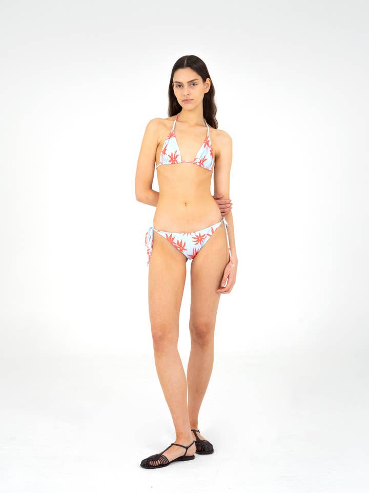 CARMEN SAYS - Wholesale Swim Top - Women's - Top de bikini azul con estampado floral de mago5