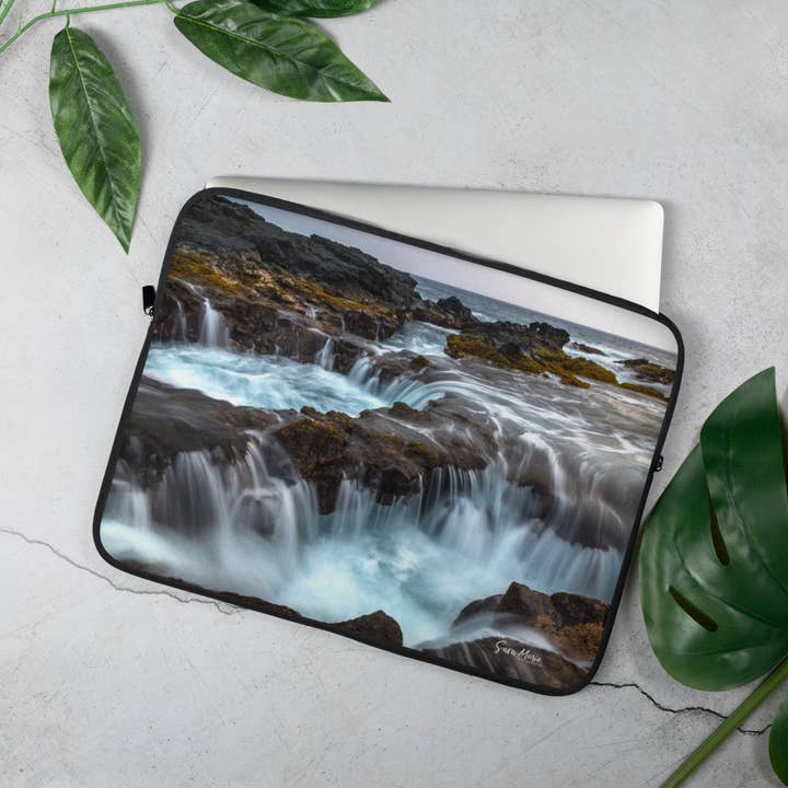 Laptophülle - The Drains für den Großhandel von Sara Marie Hawai'i
