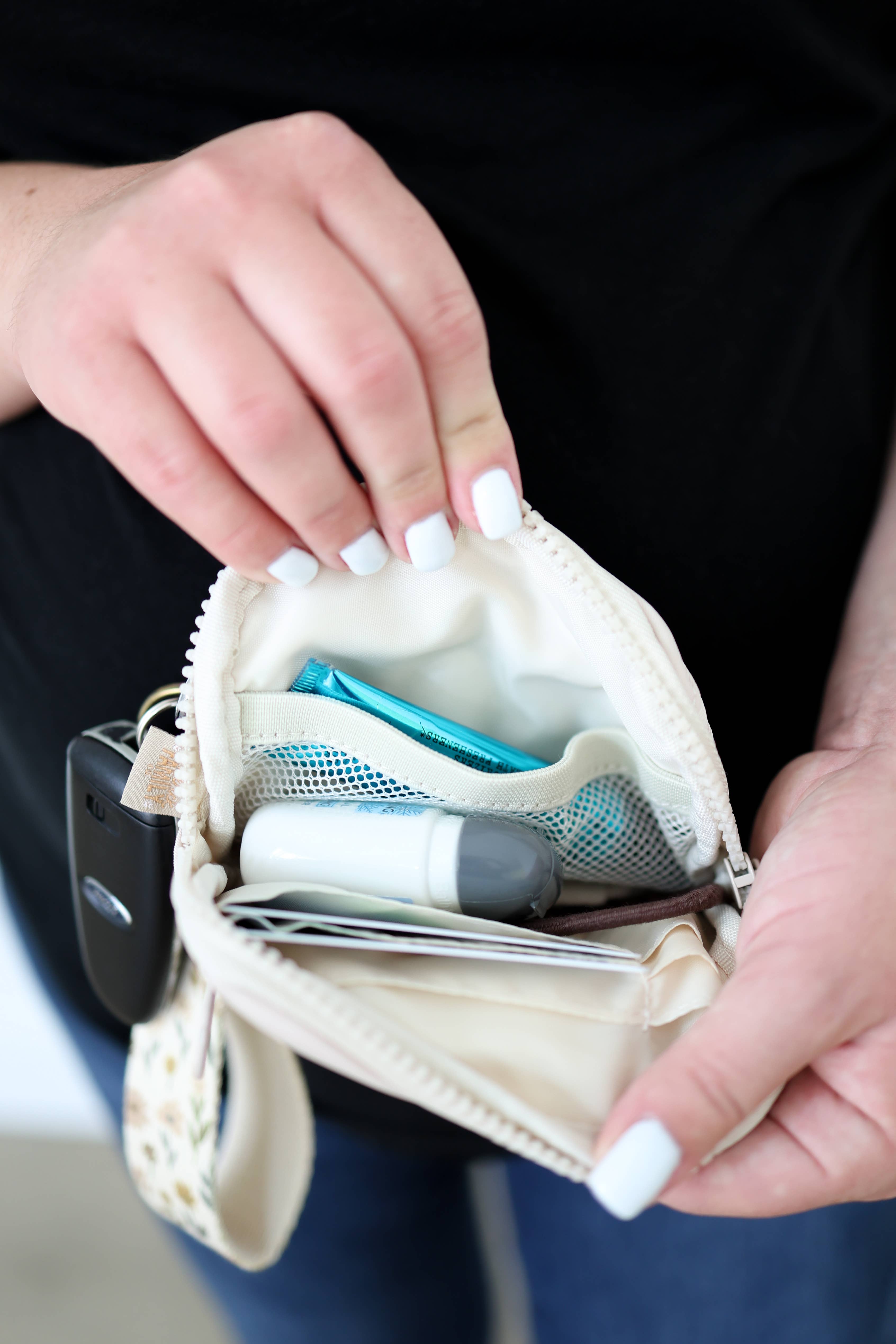 Frederick Family Co. - Wholesale Wallet - Women's - Keychain Wallet with Wrist Lanyard, Compact Card Holder 7