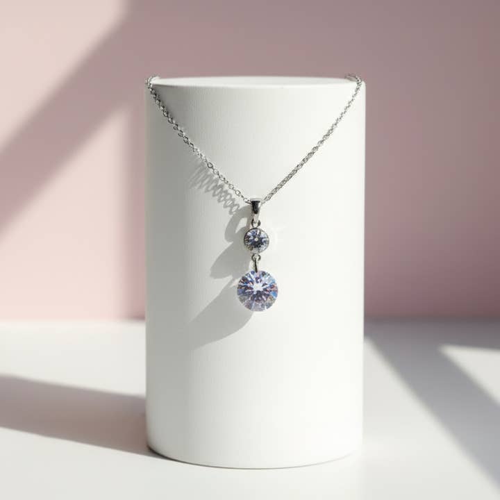 Arya Jewellery Wholesale - Wholesale Pendant/charm necklace - Round Cut Crystal Pendant Necklace1