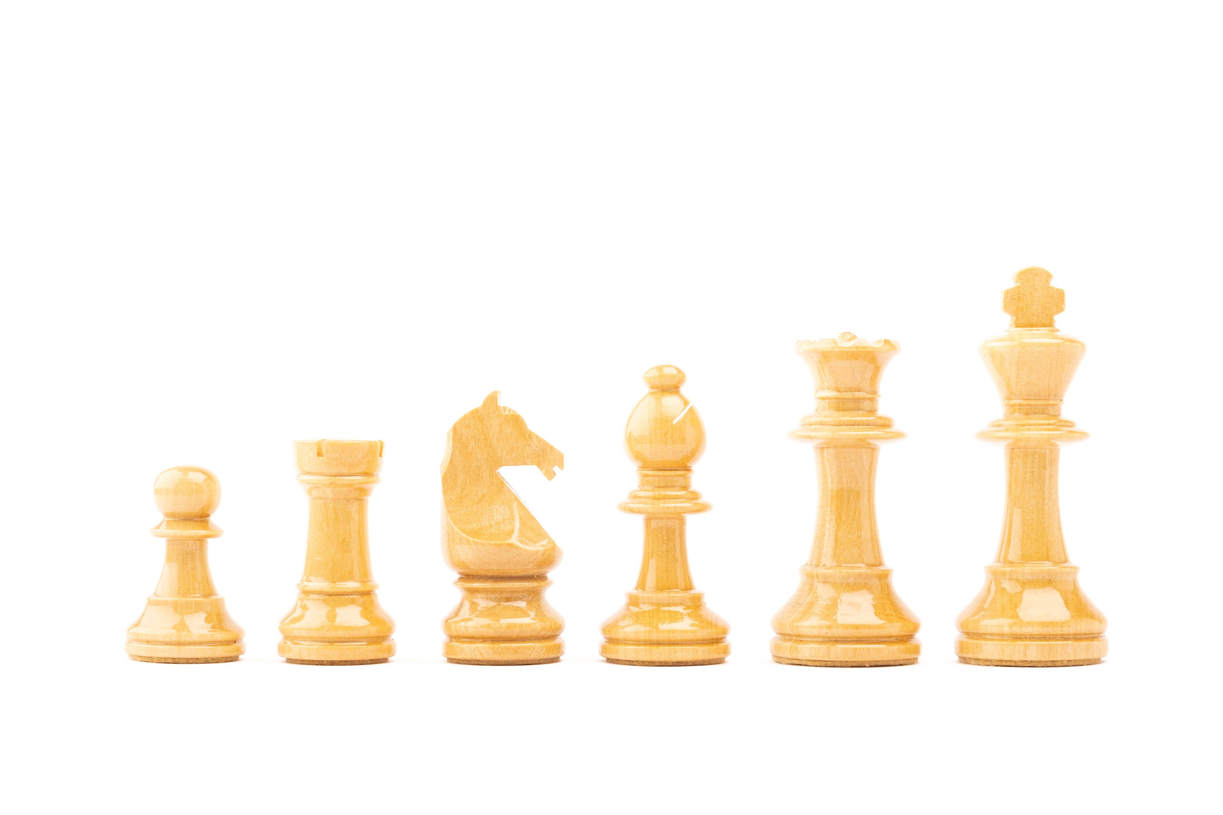 MORA CHESS – Großhandel Brettspiele – Staunton Europa Nr. 5 Schachfiguren – Mahagoni5