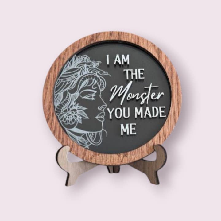 Soy el Monstruo que Me Creaste | Letrero de Estantería para venta al por mayor de Quill & Cauldron