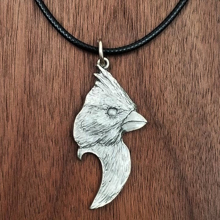 Collier Cardinal en étain avec pendentif en forme d'oiseau pour la vente par Schumann Sculpture