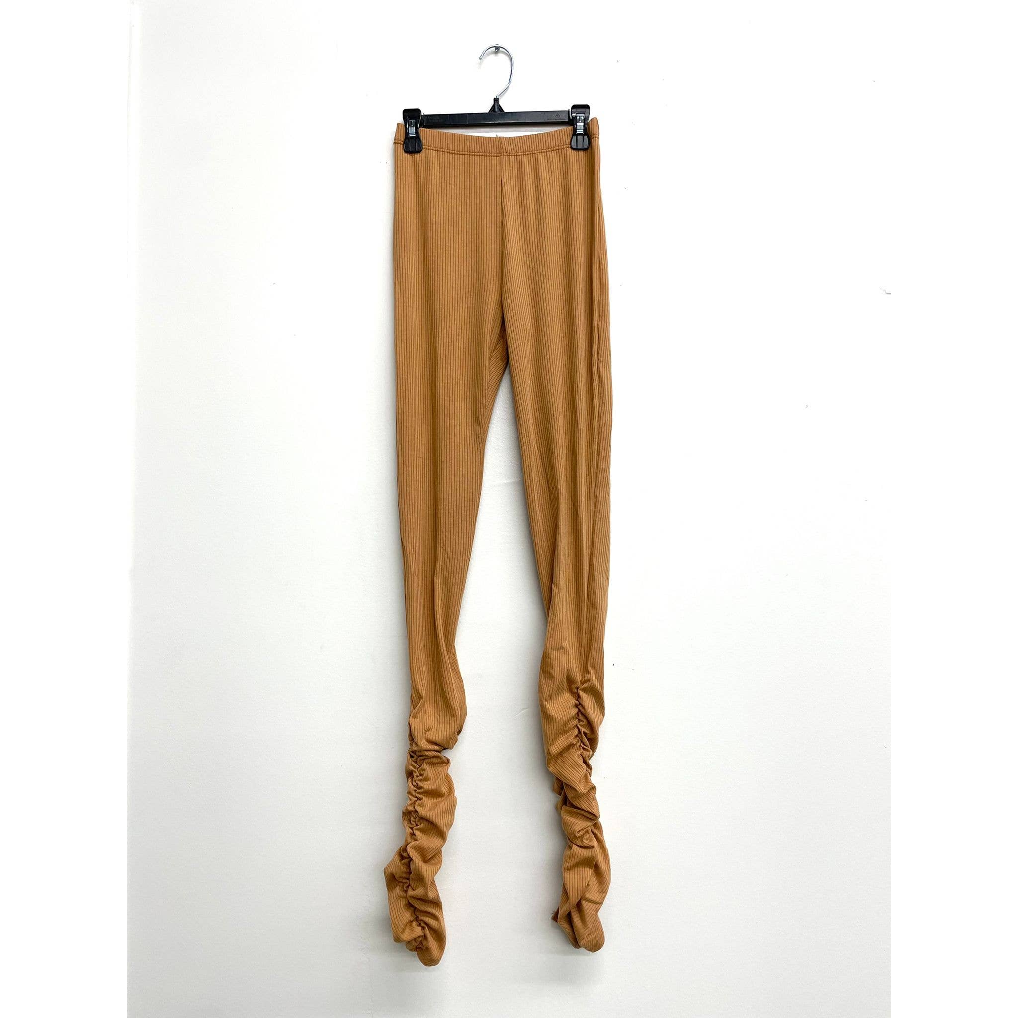 Uptown Apparel - Wholesale Fashion Leggings - Women's - B10613 Ribbed Ankle Ruched Leggings1