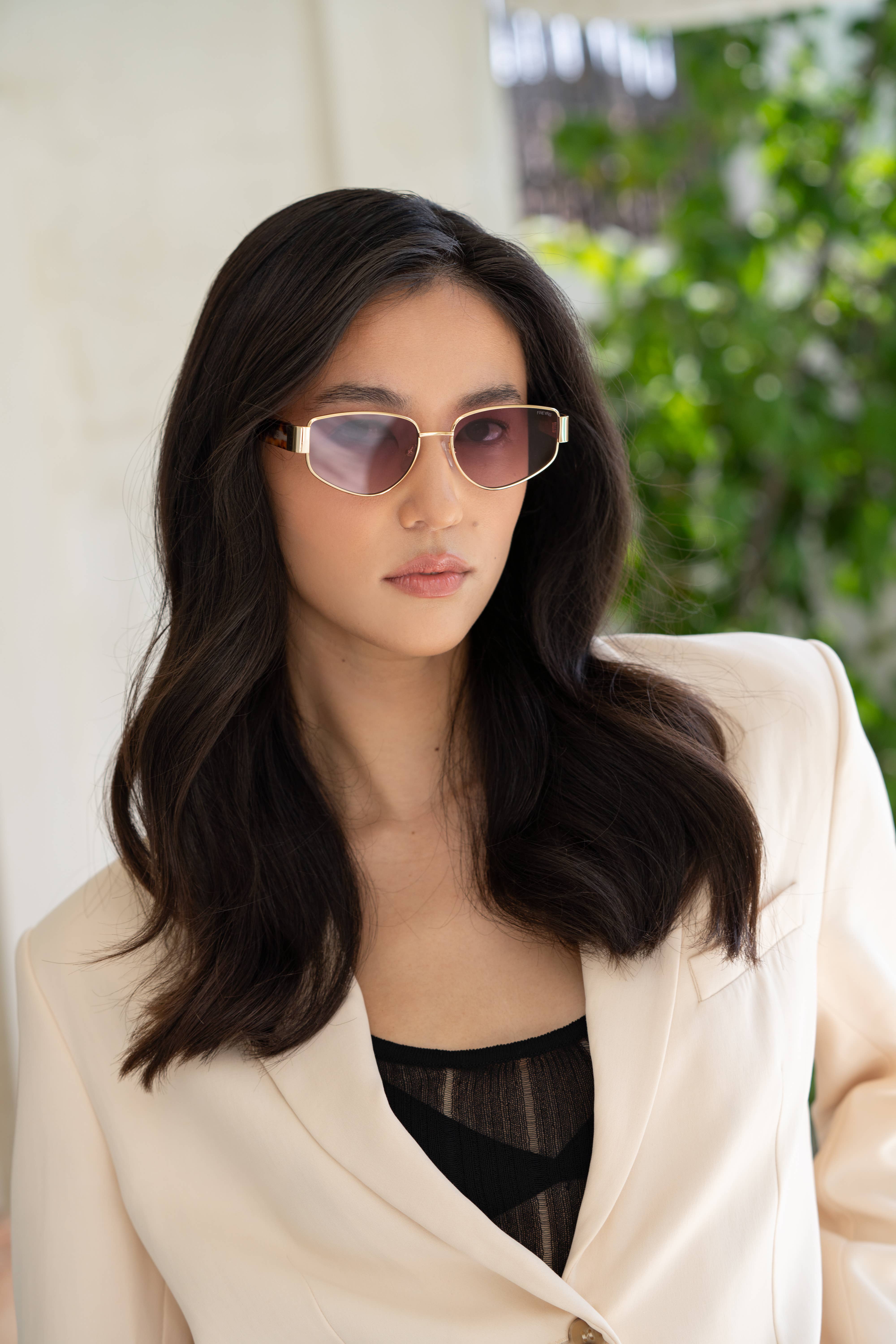 Dorado/Lavanda Gafas de sol para mujer Delilah de venta al por mayor en Faire1