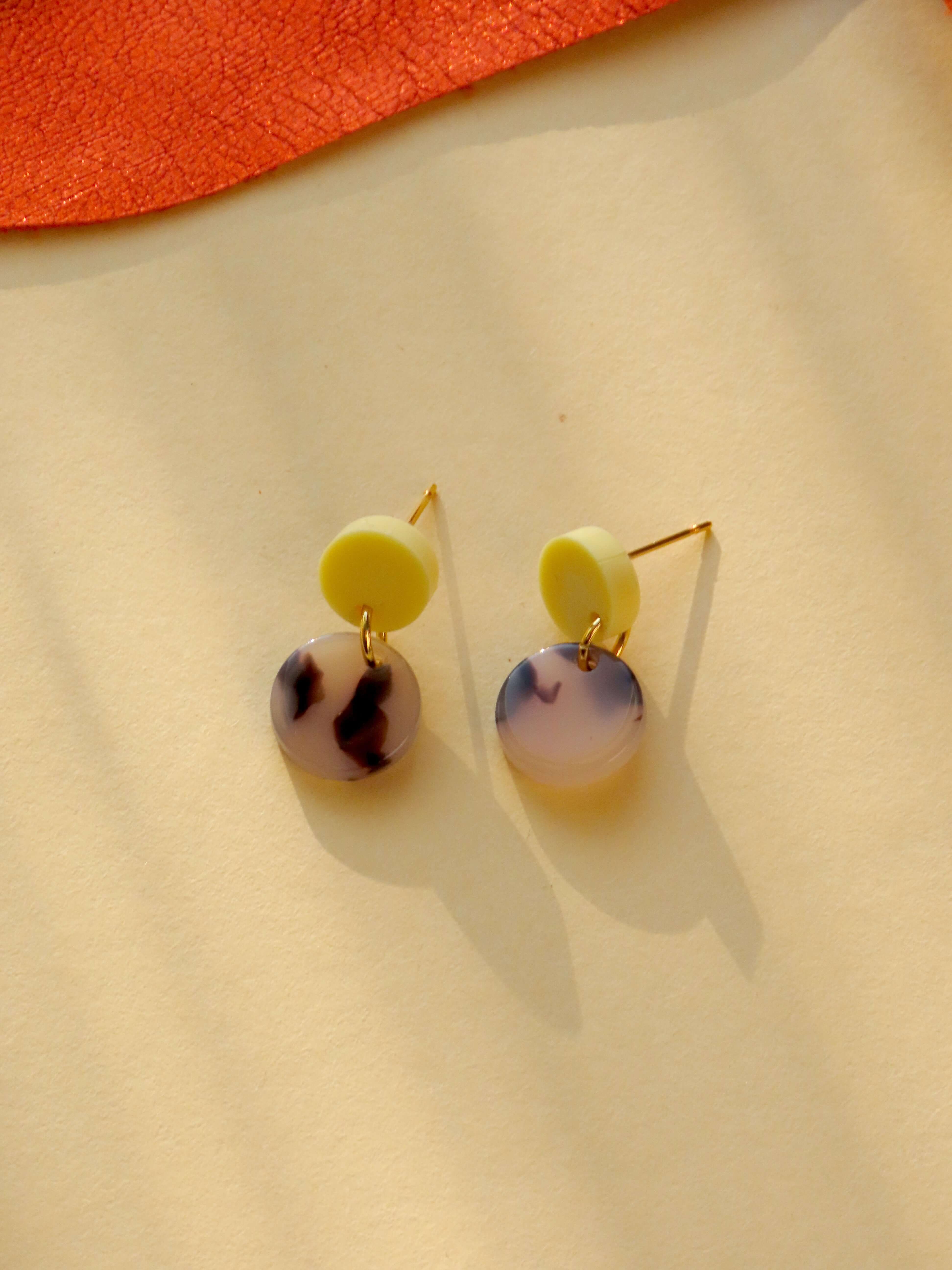 Niemalsmehrohne - Vente Clous d'oreille - Boucles d'oreilles à points Tiny Leo en jaune clair1