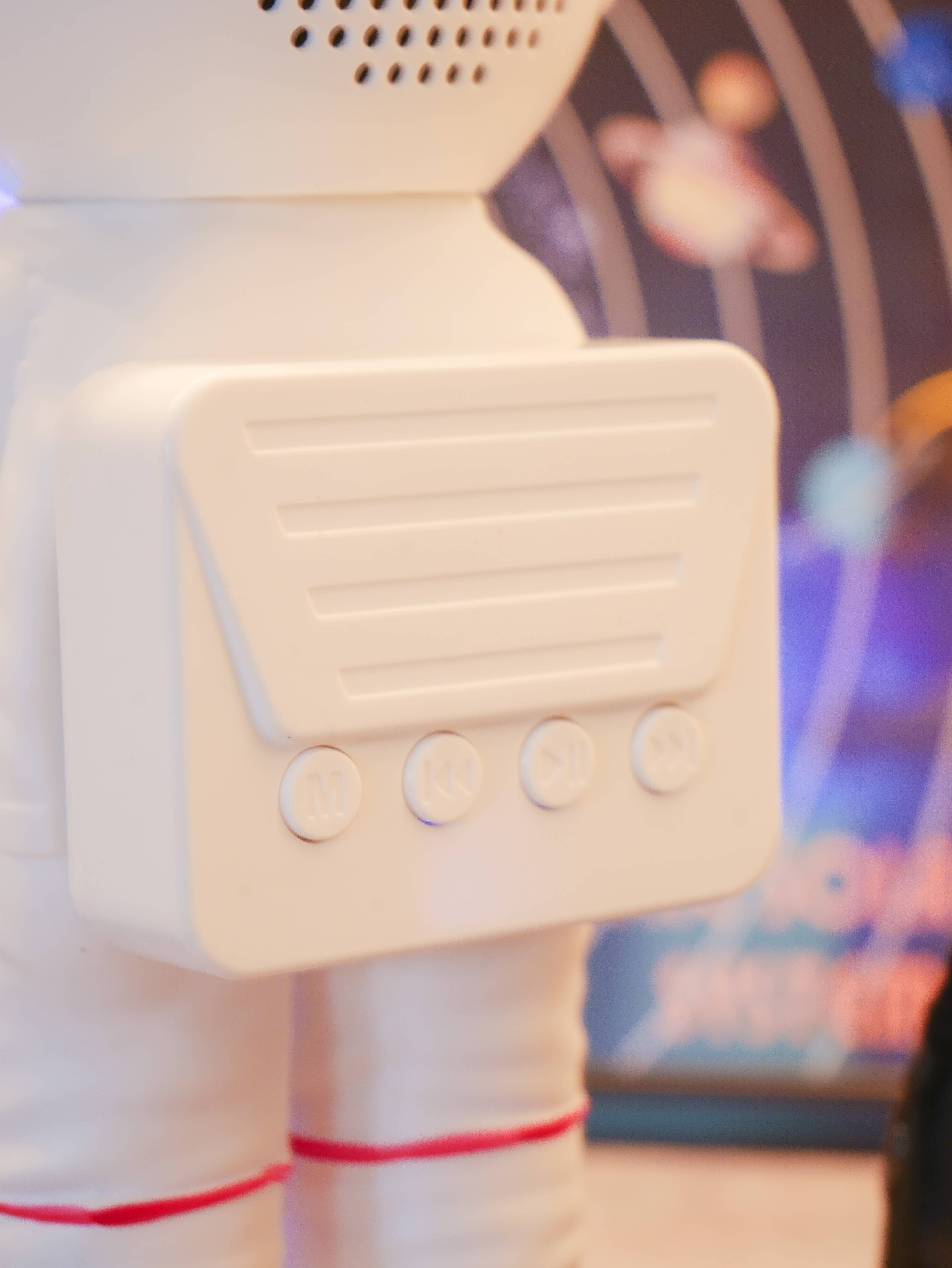 Steepletone UK Ltd - Wholesale Speakers - Space Sound - Astronauate Bluetooth Speaker and Mood Light6