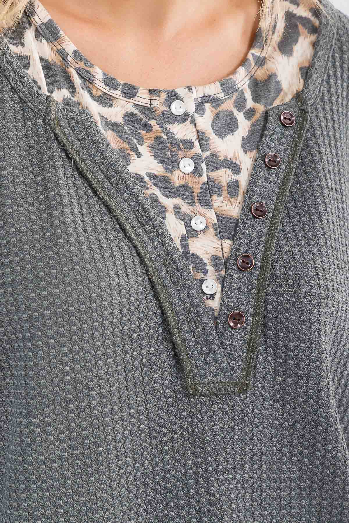 7th Ray - Wholesale Knit Top - Women's - Leopard Print Double layered Henley Top T607817