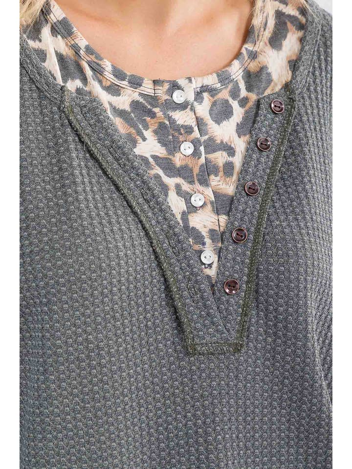 7th Ray - Wholesale Knit Top - Women's - Leopard Print Double layered Henley Top T607817